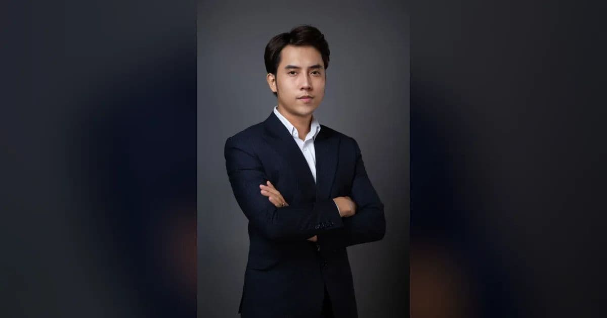 MC Nguyễn Hồng Xuân Hiến — Personal Brand Portrait